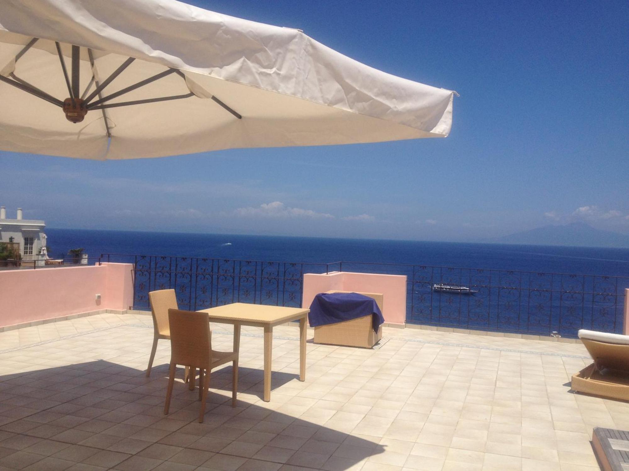 Capri Inn Екстер'єр фото