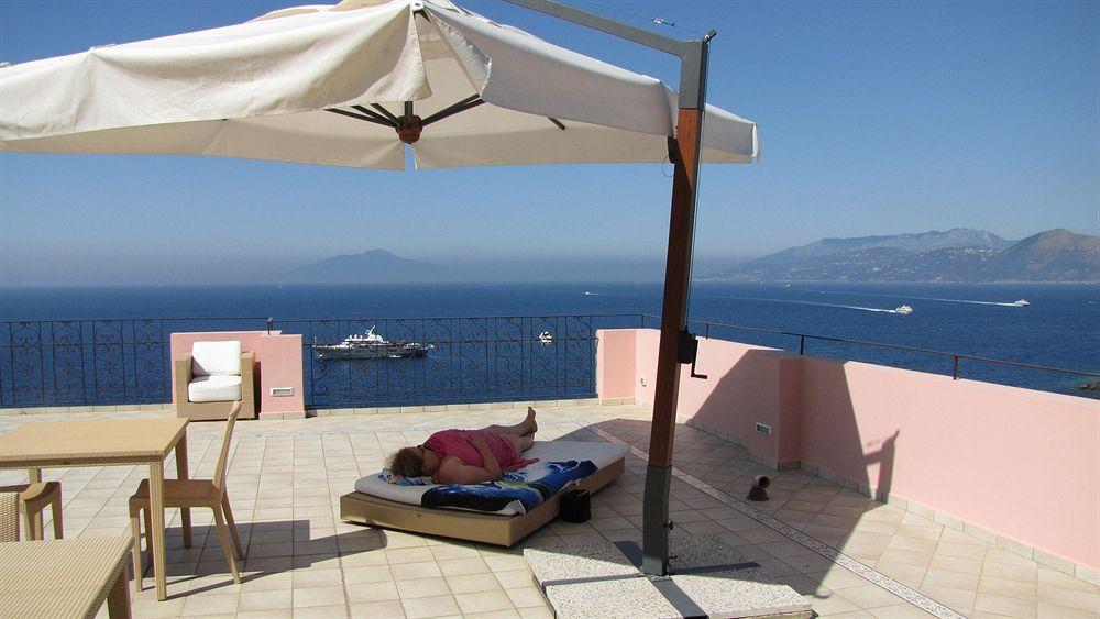 Capri Inn Екстер'єр фото